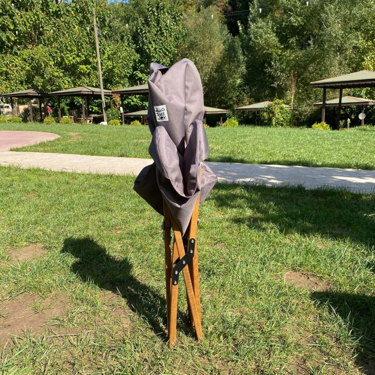 BAG THE JOY KATLANIR AHŞAP KAMP ve BAHÇE SANDALYESİ – KAHVERENGİ İSKELET - KOYU GRİ KILIF - Görsel 8