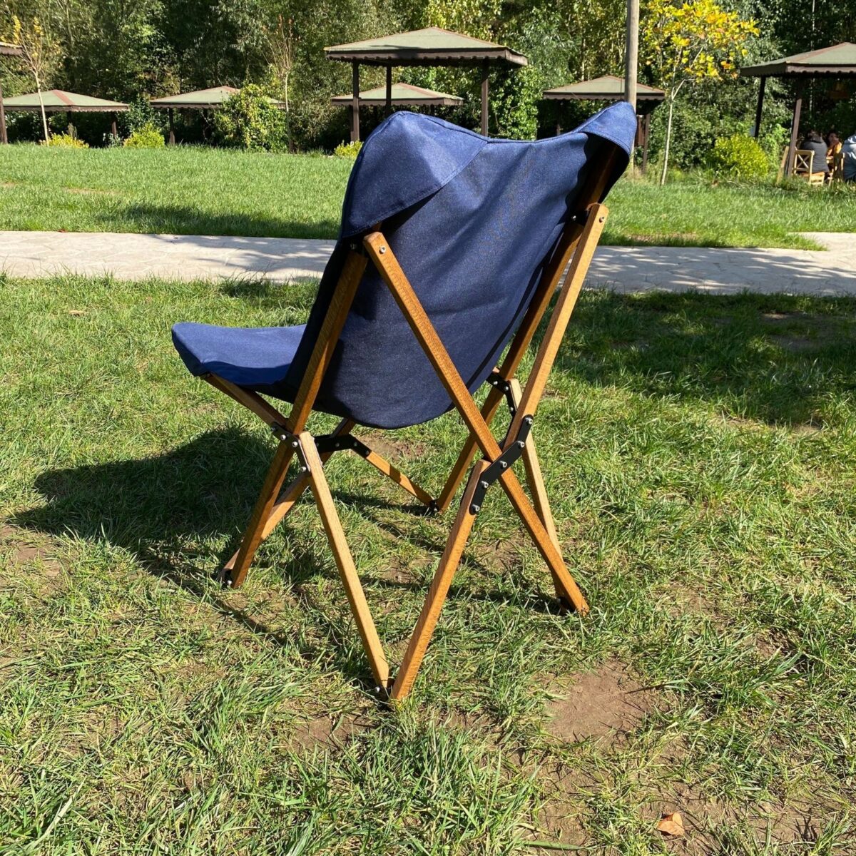 BAG THE JOY AHŞAP KATLANIR MASA SANDALYE SETİ – KAHVERENGİ - LACİVERT - 70*70*55 - Görsel 14