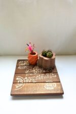 Dekoratif Kahverengi – Mektup Desenli El Yapımı Sunum Altlığı, Nihale